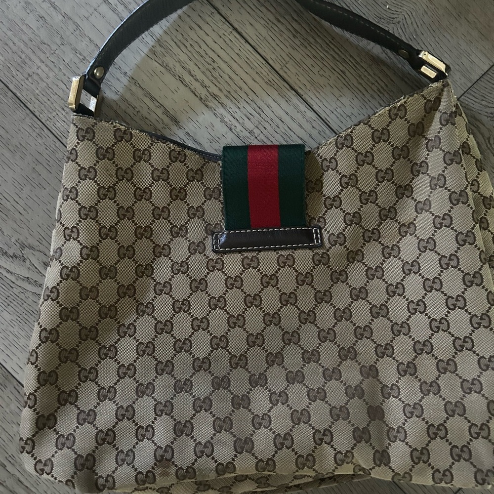 Gucci No Returns Great Condition - image 2